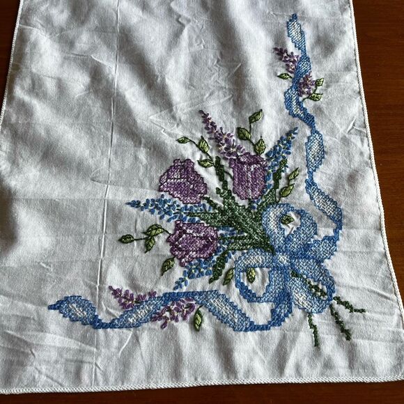 Vintage Hand Embroidered Table Runner Purple & Blueโ Floral Bouquet with Ribbon - Picture 6 of 8